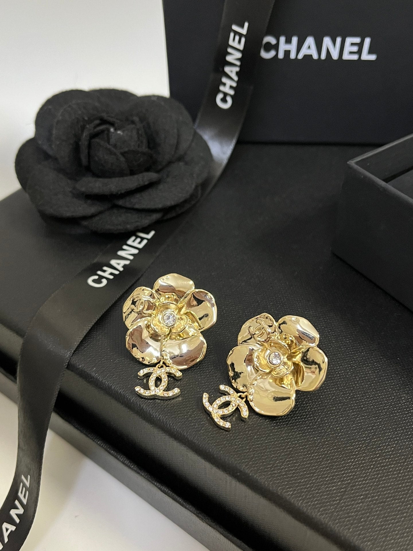 Fashion letter earrings