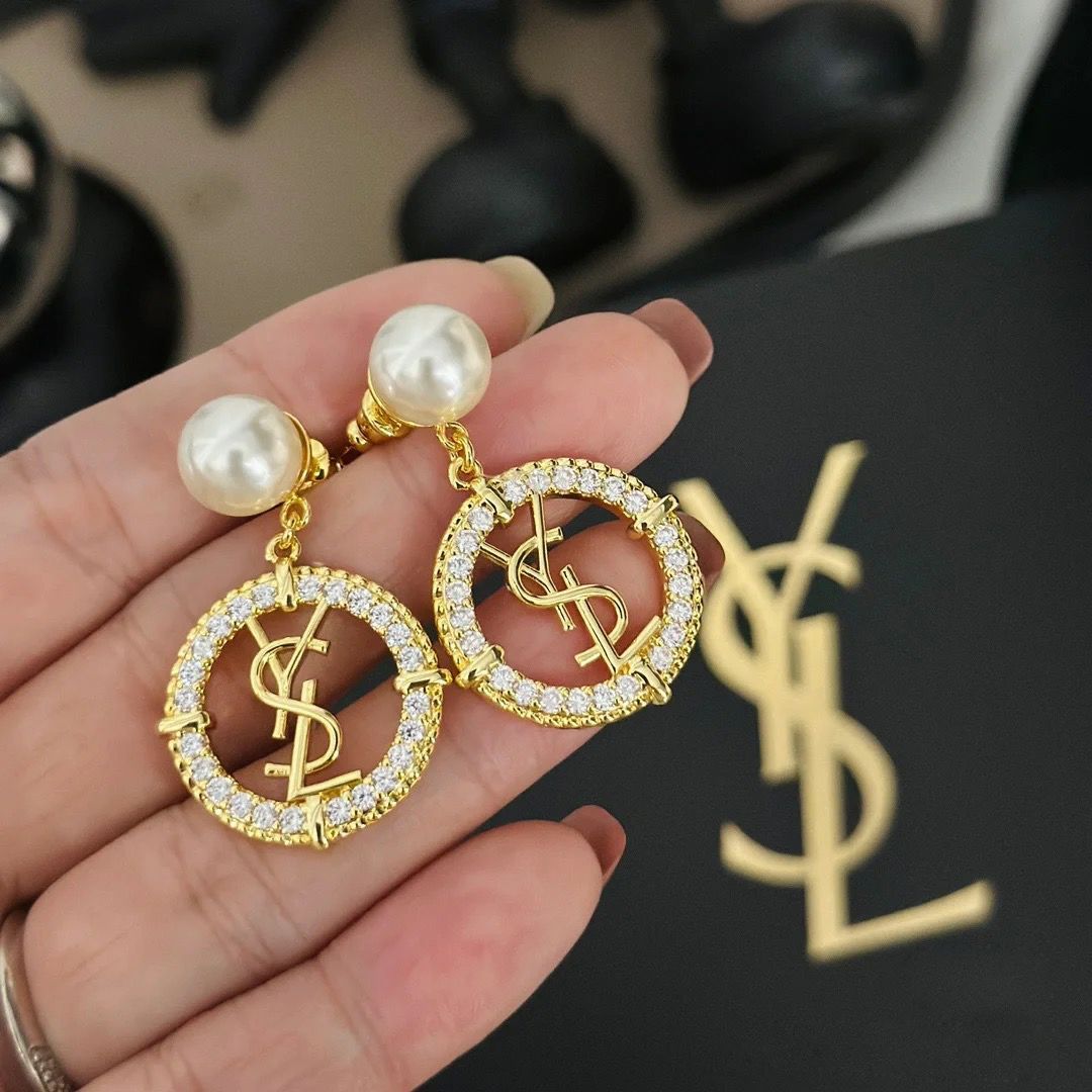 High-end Fashion Letter Earrings