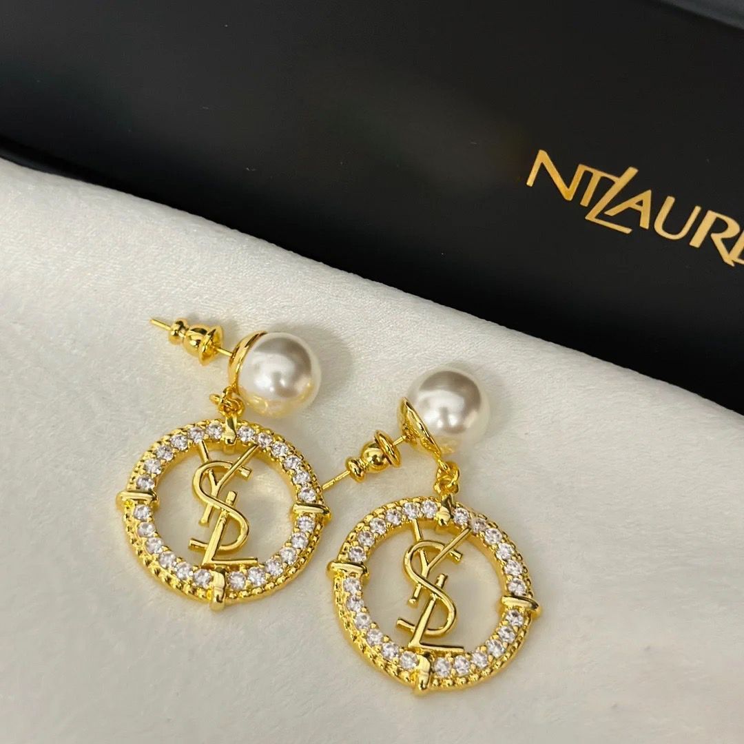 High-end Fashion Letter Earrings