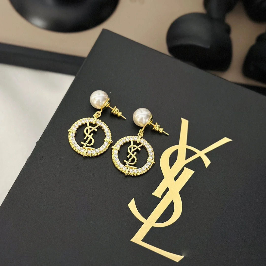 High-end Fashion Letter Earrings