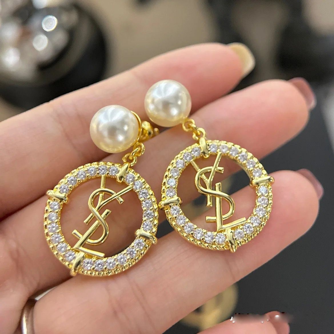 High-end Fashion Letter Earrings