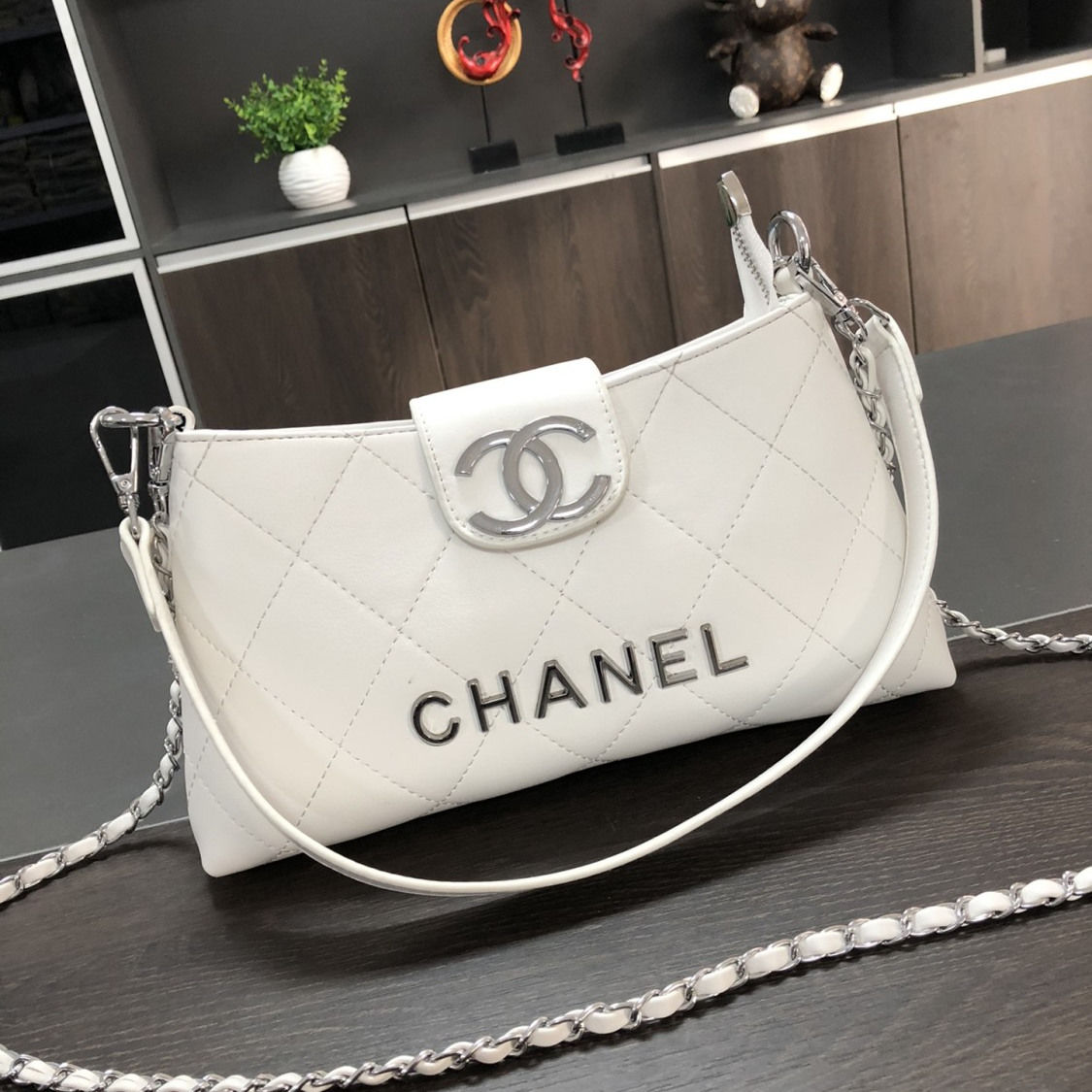 Fashionable light Luxury single Shoulder Underarm Bag