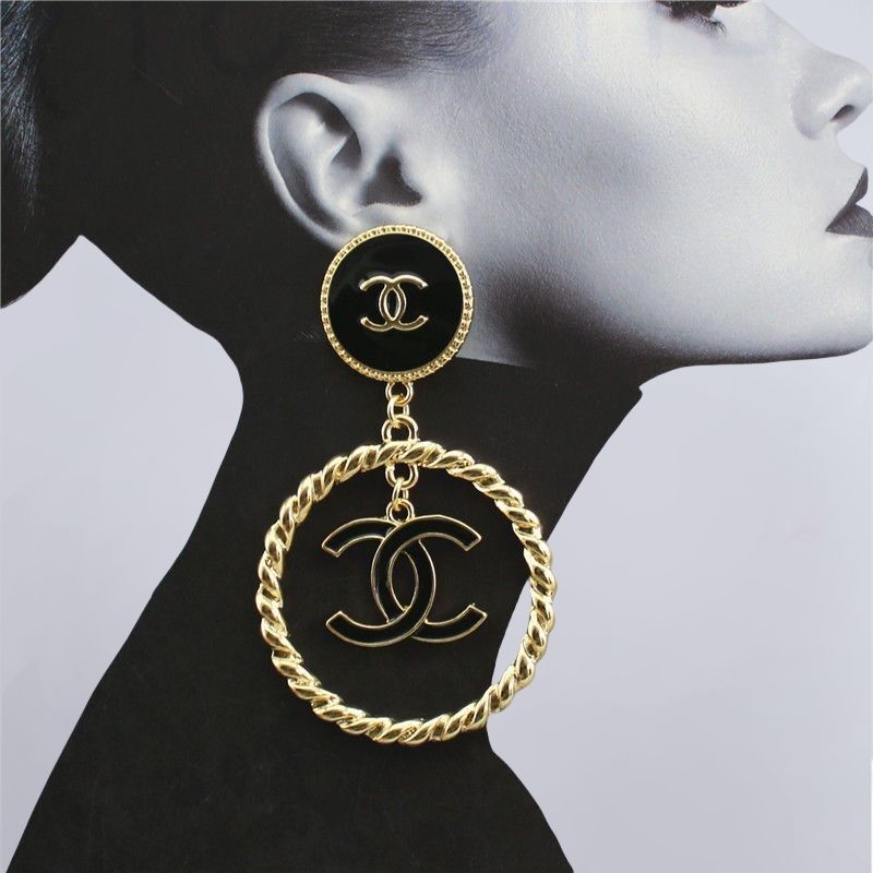 Women's Fashion High-end Round Earrings