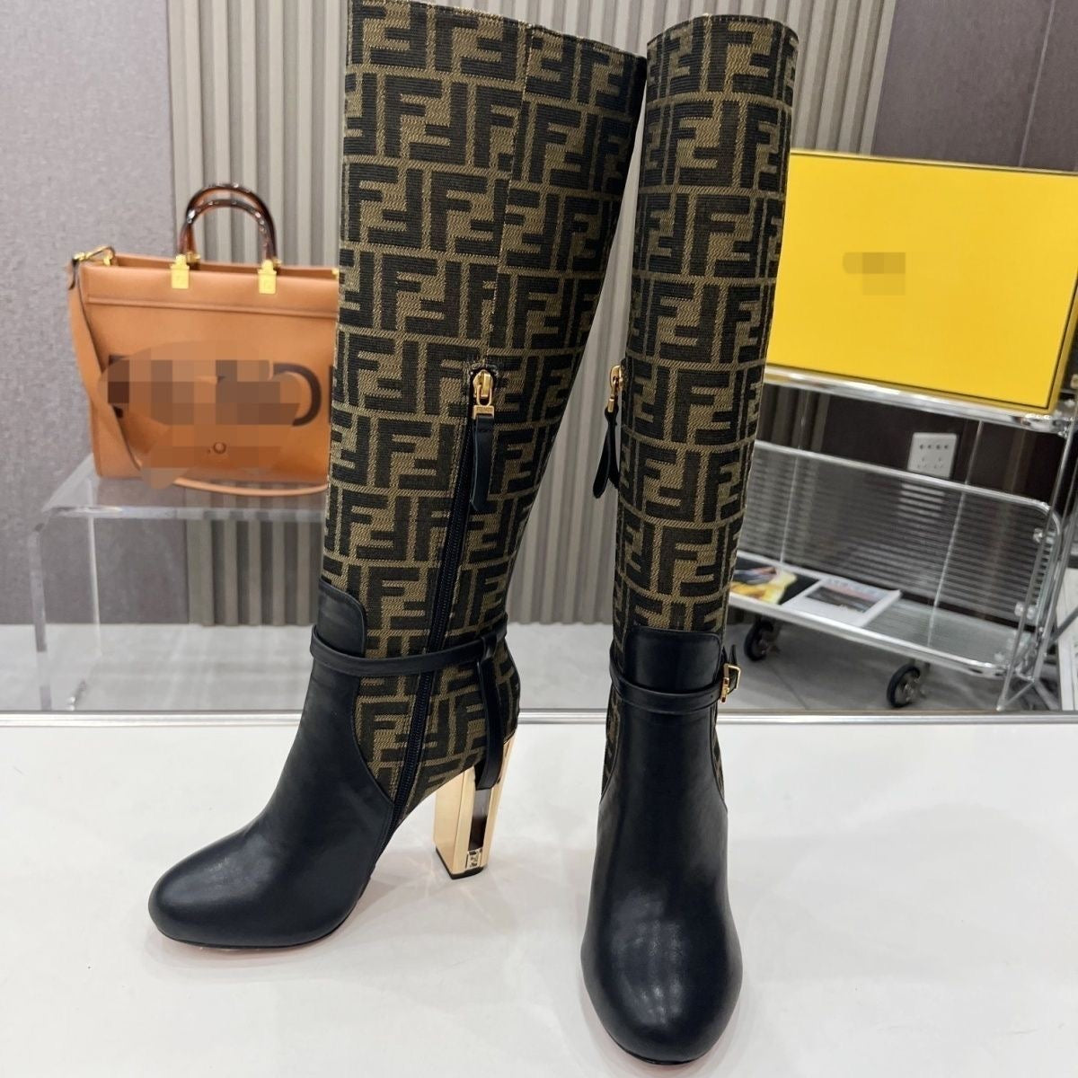 Women's Fashionable High-End Thick-Heeled Boots